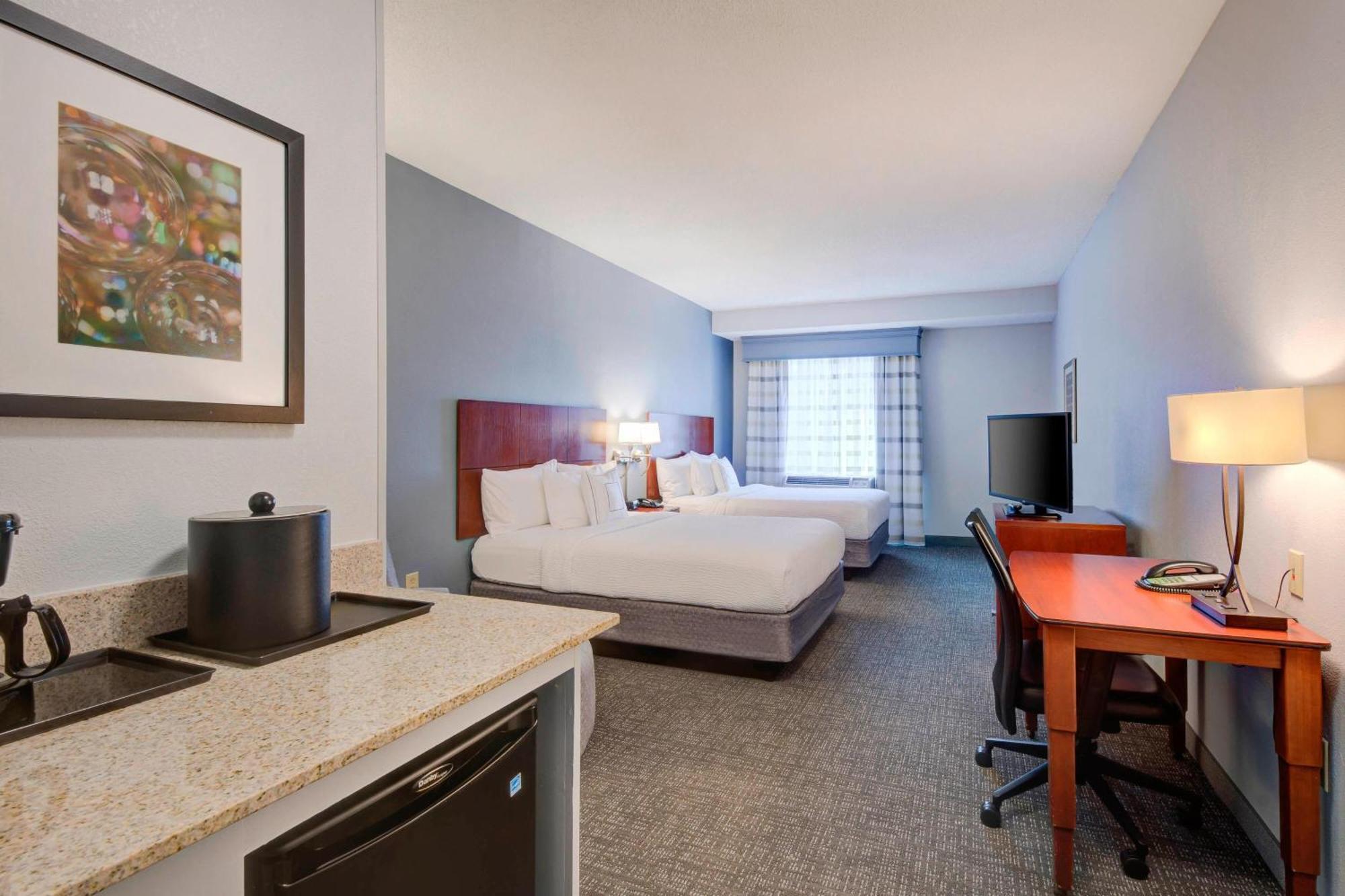 คอร์ตยาร์ด รอลีจ์ แคร็บทรี แวลเลย์ Hotel ราลลี ภายนอก รูปภาพ
