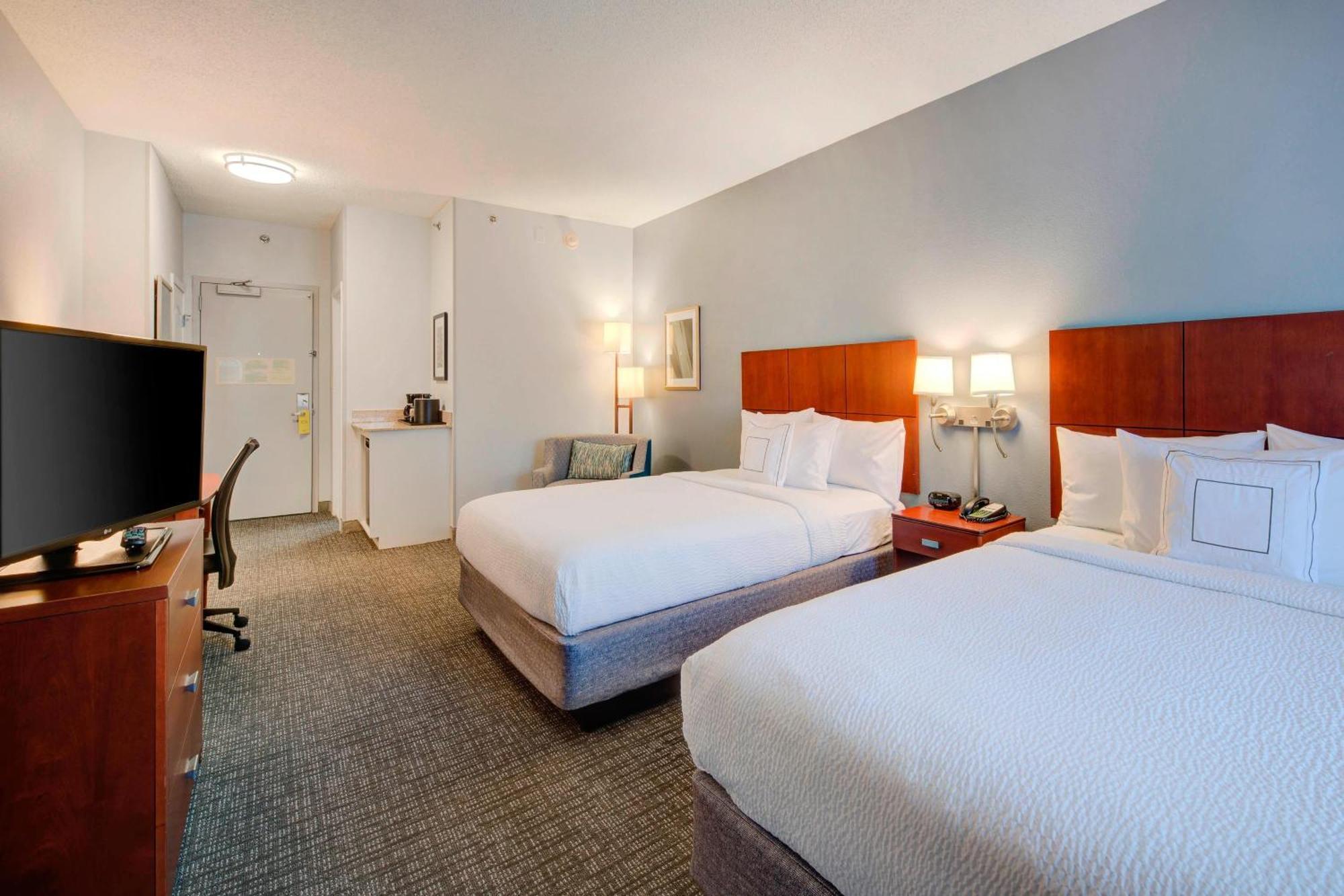 คอร์ตยาร์ด รอลีจ์ แคร็บทรี แวลเลย์ Hotel ราลลี ภายนอก รูปภาพ