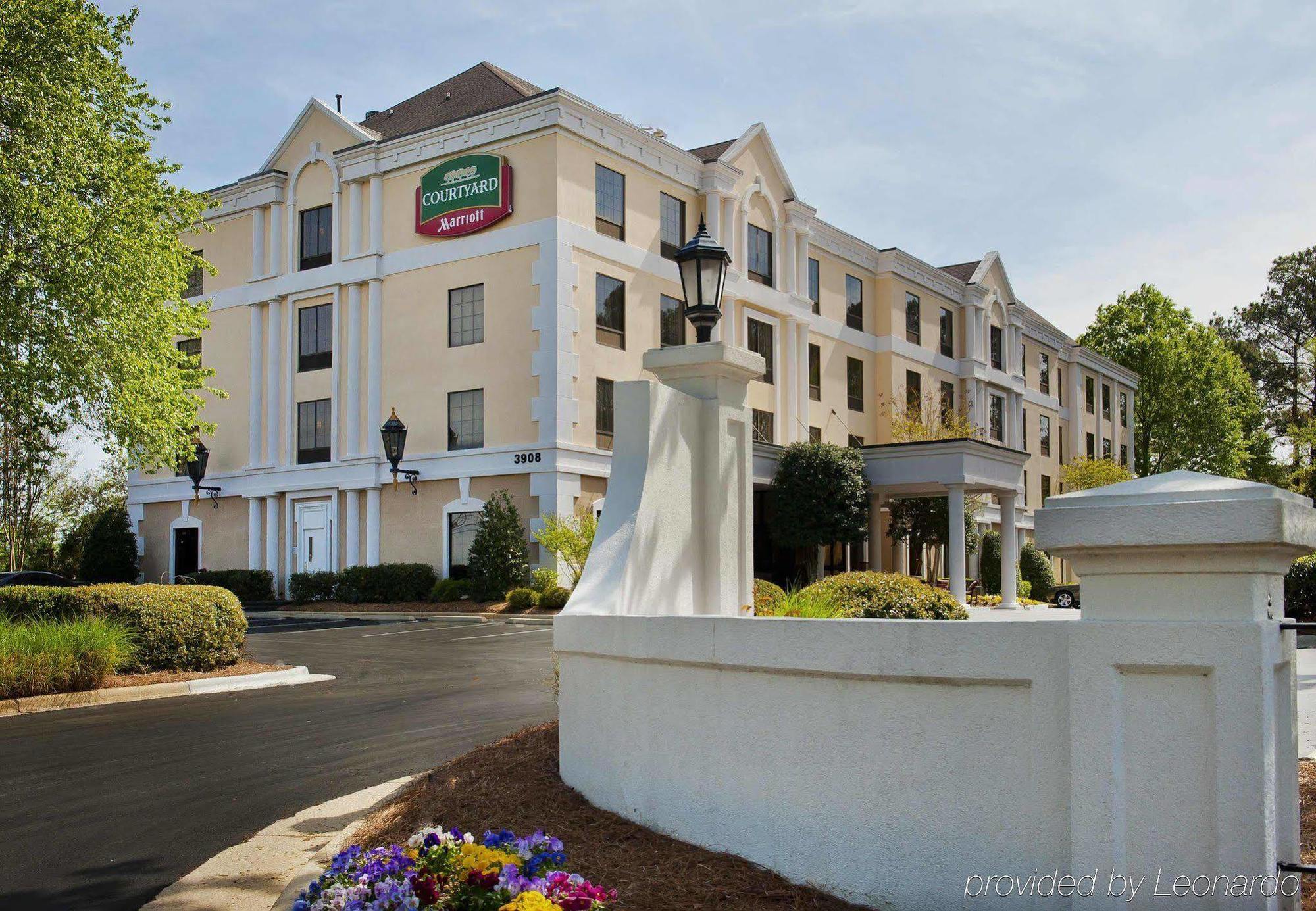 คอร์ตยาร์ด รอลีจ์ แคร็บทรี แวลเลย์ Hotel ราลลี ภายนอก รูปภาพ