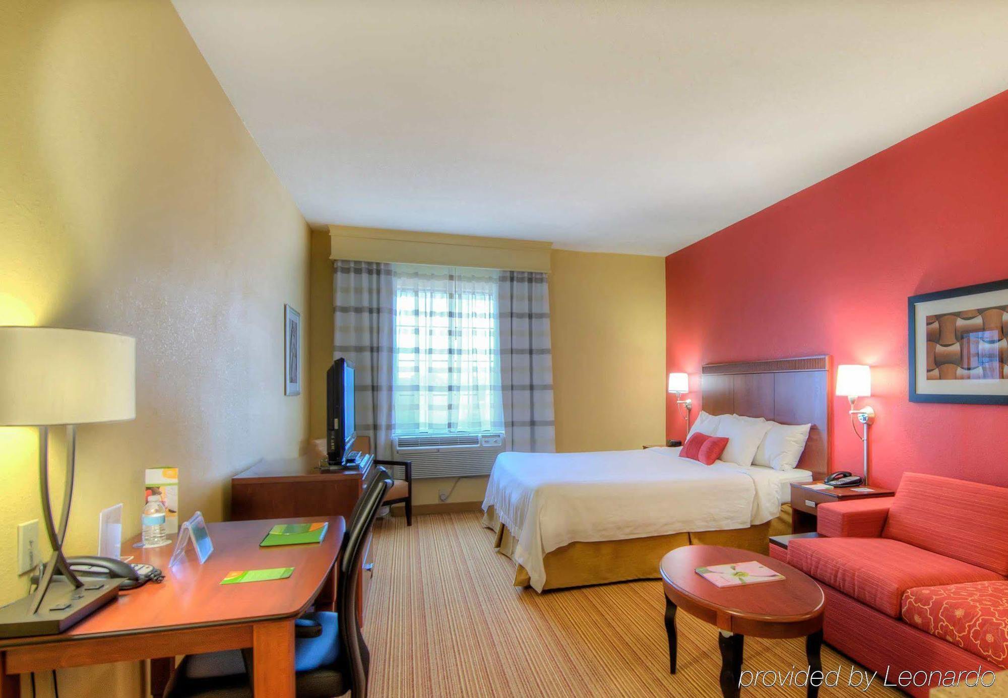 คอร์ตยาร์ด รอลีจ์ แคร็บทรี แวลเลย์ Hotel ราลลี ภายนอก รูปภาพ