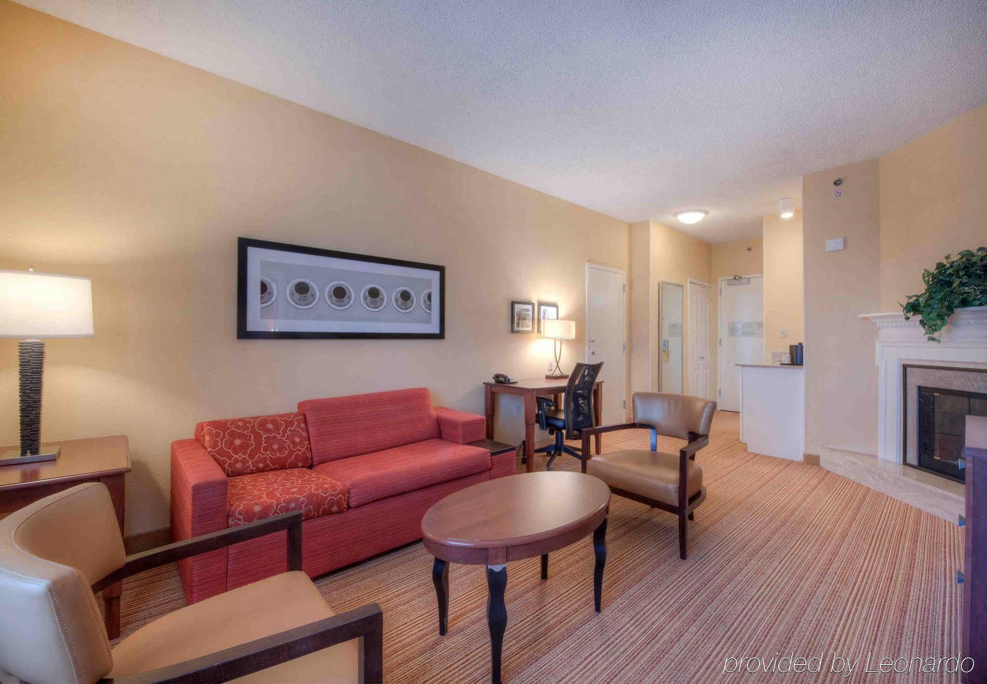 คอร์ตยาร์ด รอลีจ์ แคร็บทรี แวลเลย์ Hotel ราลลี ภายนอก รูปภาพ