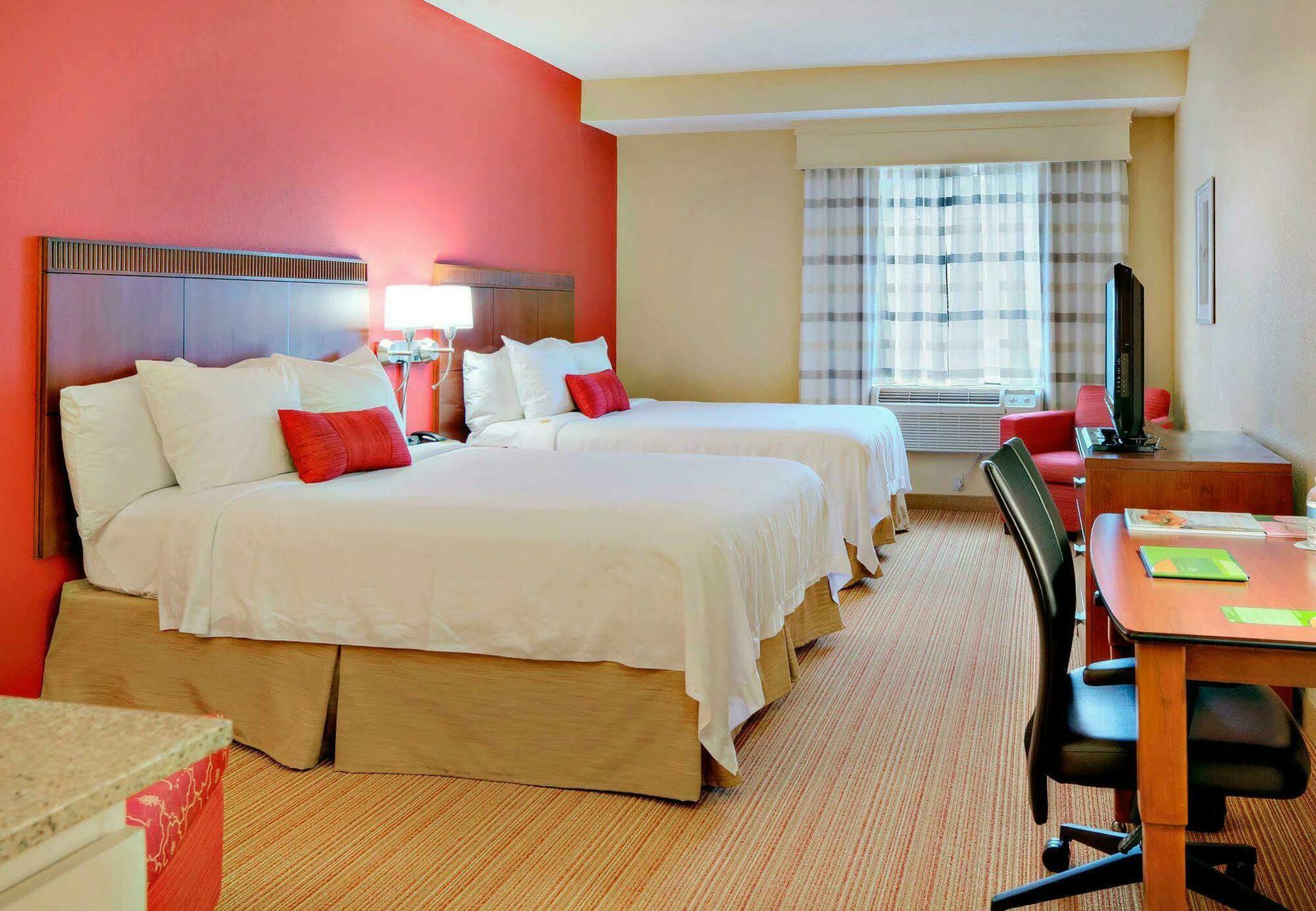 คอร์ตยาร์ด รอลีจ์ แคร็บทรี แวลเลย์ Hotel ราลลี ภายนอก รูปภาพ